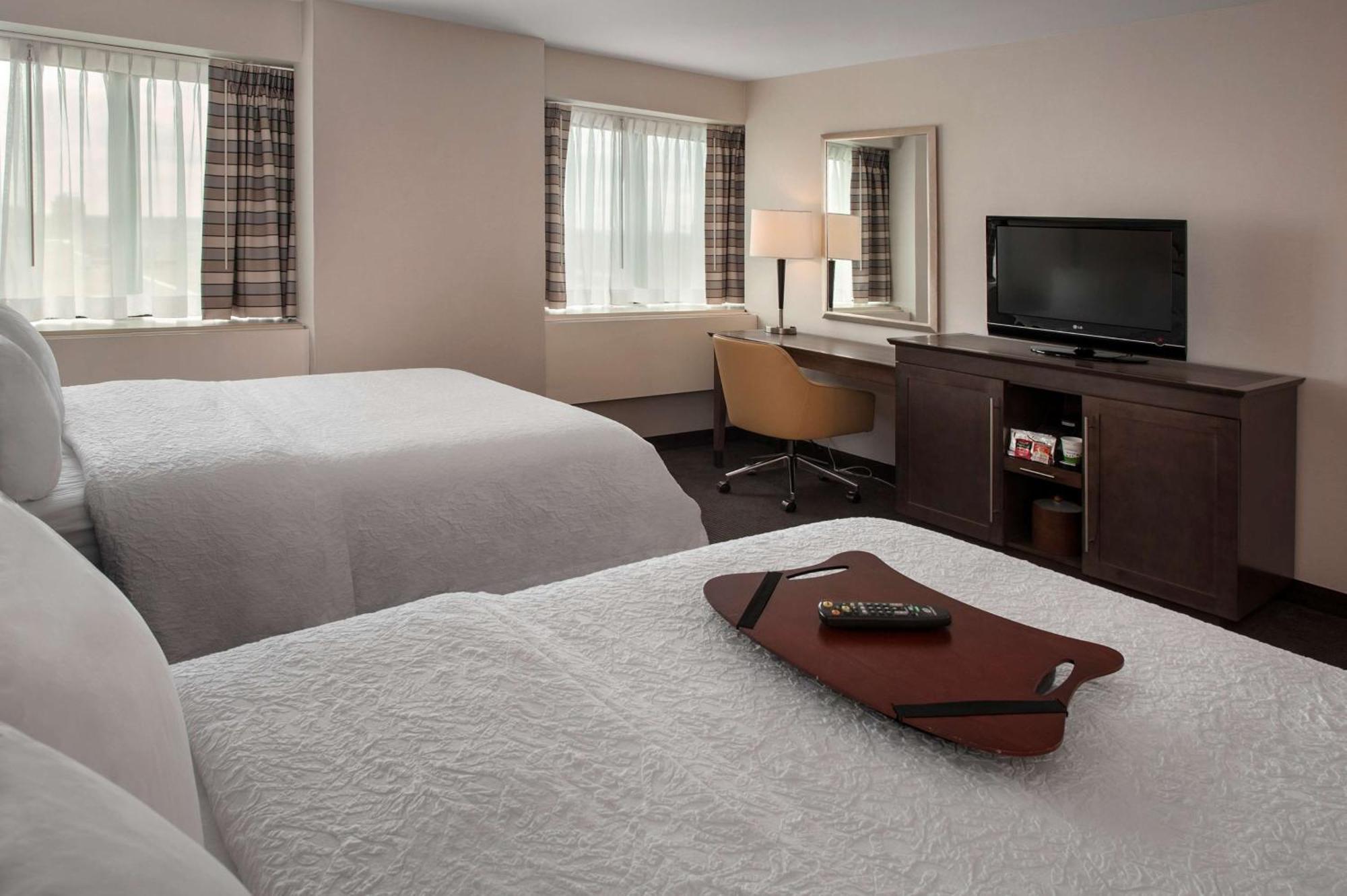 Hampton Inn & Suites Milwaukee Downtown מראה חיצוני תמונה